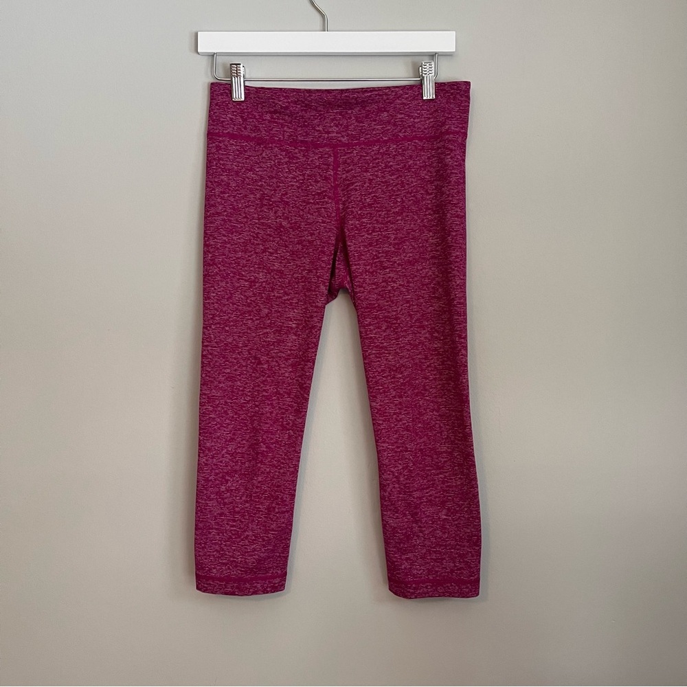 Under Armour Purple Spacedye Capri Leggings Size Small Women Compression